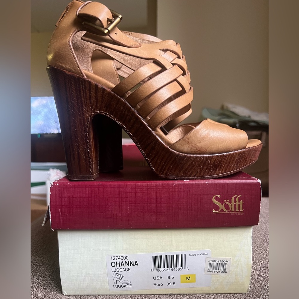 Sofft Obama Luggage High Heel Shoe